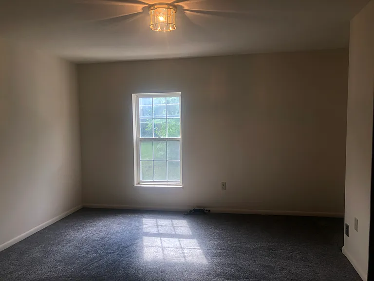 Master bedroom with walk-in closet is 13' x 12'.