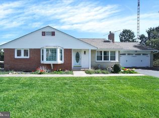 1749 Crescent Rd, York, PA 17403