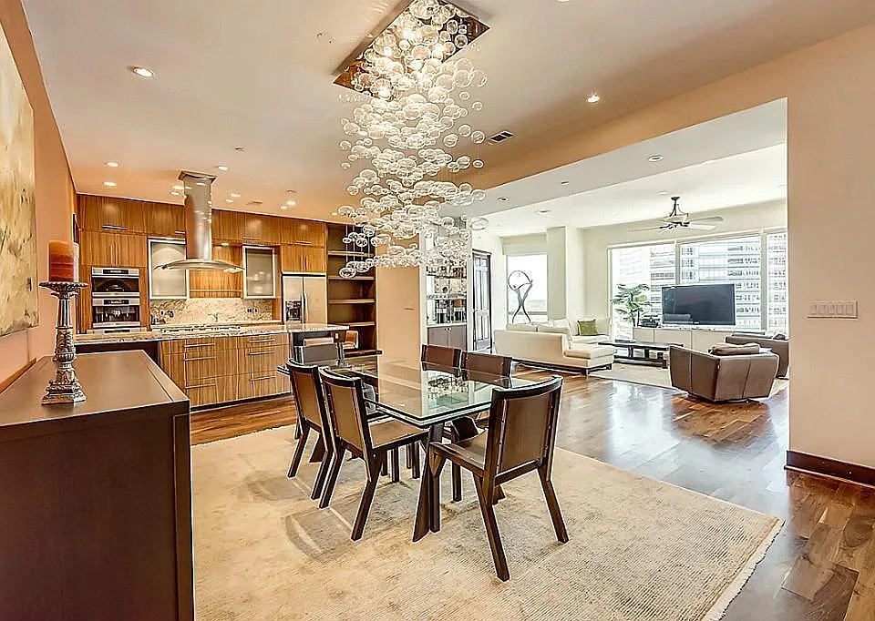 1600 Post Oak Blvd #1202
