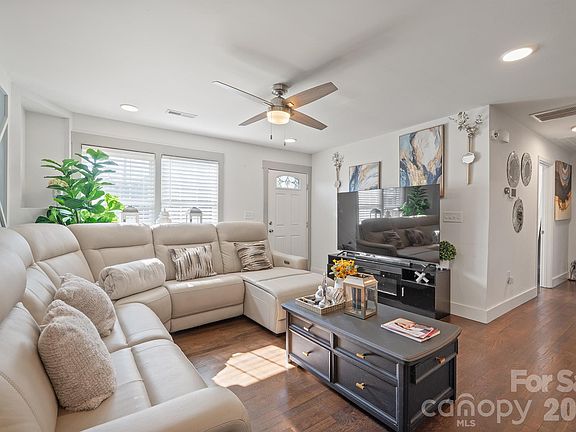 5th image of 1411 Dean St