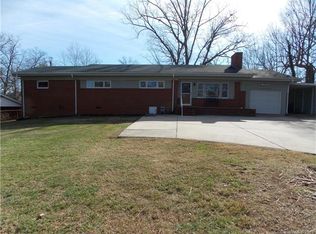 1034 Watts Dr, Charlotte, NC 28216