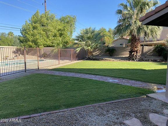 3rd image of 5612 E Claire Dr