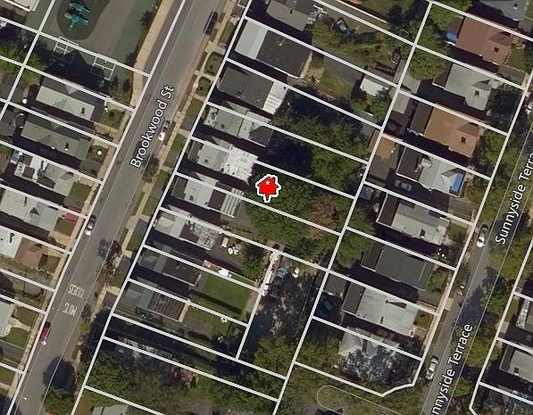 1st image of 122 Brookwood St