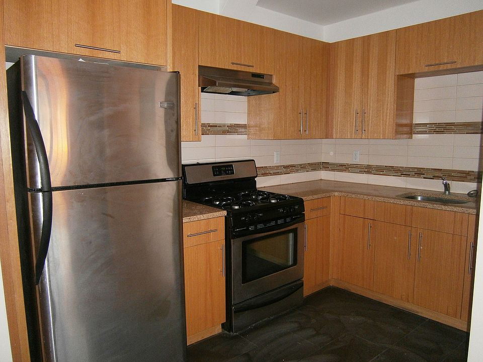 2nd image of 712 E 220th St