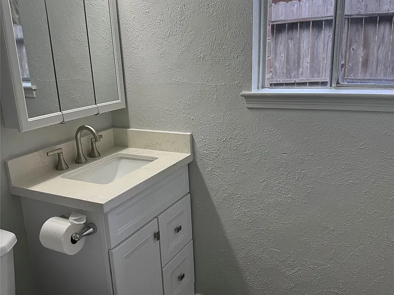 2019 Redwood St — Photo 16