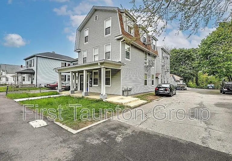458 Weir St #5 — Photo 11