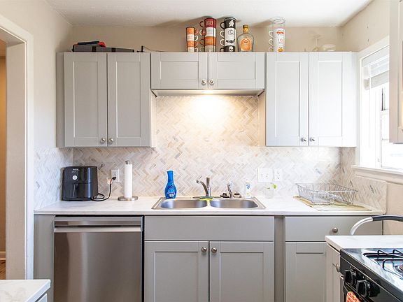 3rd image of 1120 Bishop Rd