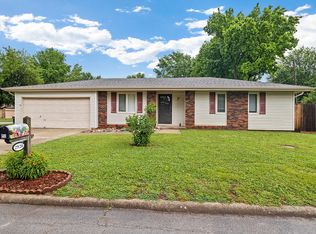 2920 S Galahad Ct, Springfield, MO 65807