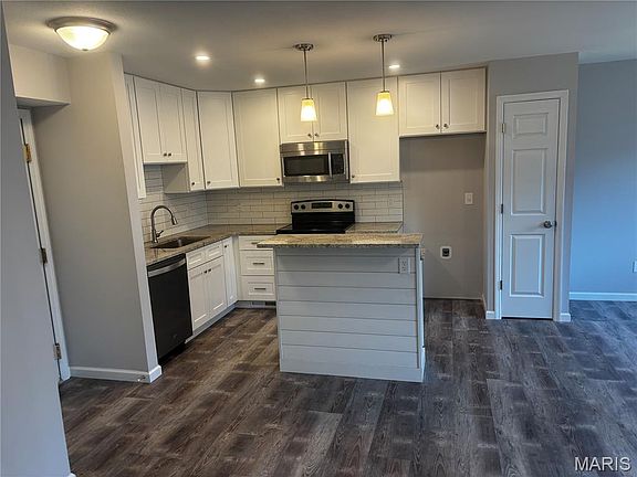 3rd image of 1606 Willow Wren Ct #305