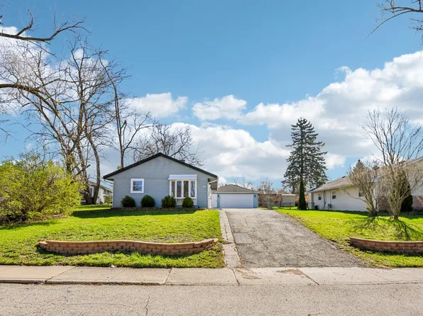 1819 Papoose Rd, Carpentersville, IL 60110