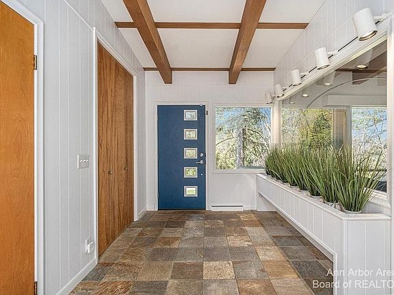 4th image of 3053 Geddes Ave