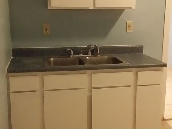 5th image of 1098 Acacia Ave APT 03