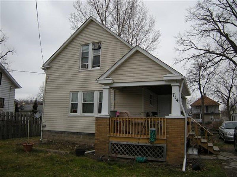 1st image of 714 W 21st St