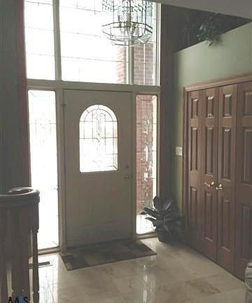 2nd image of 27999 Worthington St