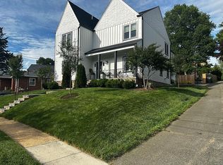 2411 John Marshall Dr, Arlington, VA 22207