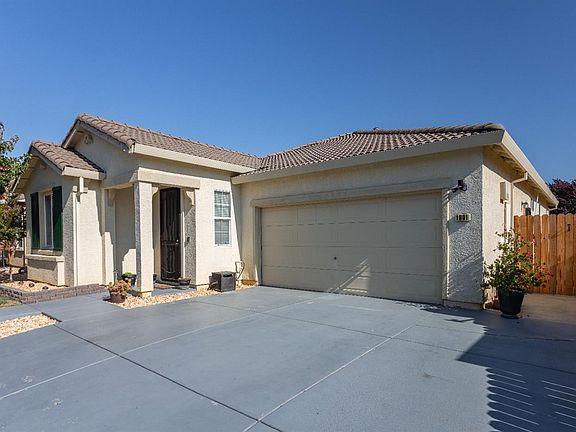 3rd image of 1801 Waterfall Dr