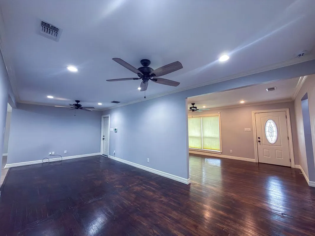 3 bed, 2.0 bath, 1873 sqft, $2,200 — Photo 4