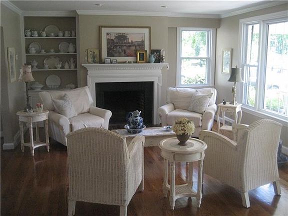 Custom Bookcase, Fireplace & Large Windows-Enjoy