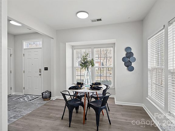 2nd image of 141 N Arcadian Way