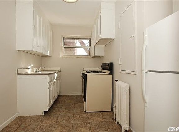 4th image of 360 Stewart Ave