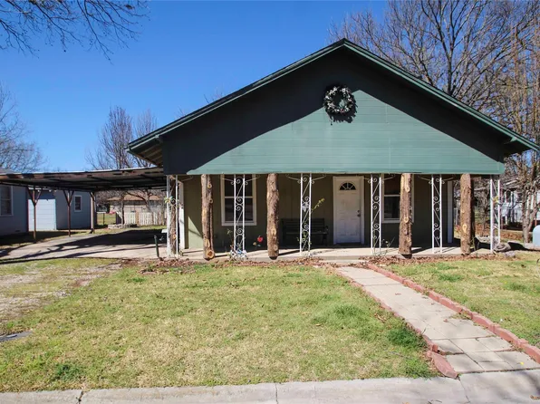 923 S Wine St, Gainesville, TX 76240