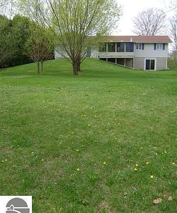 3rd image of 5289 E Highland Dr