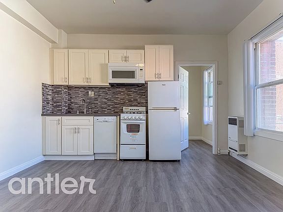 5th image of 718 S Carondelet St #S307