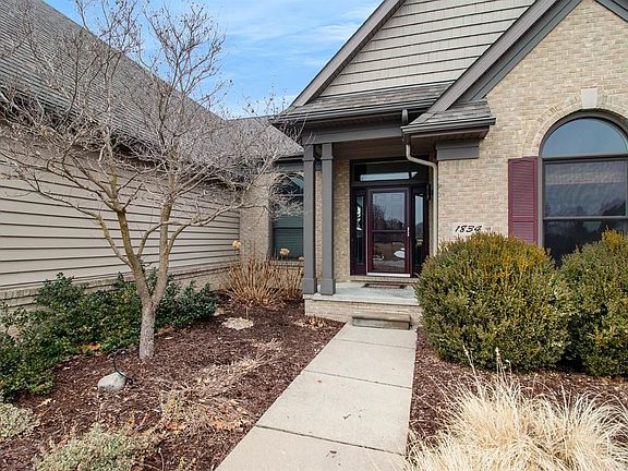3rd image of 1834 Oakview Dr