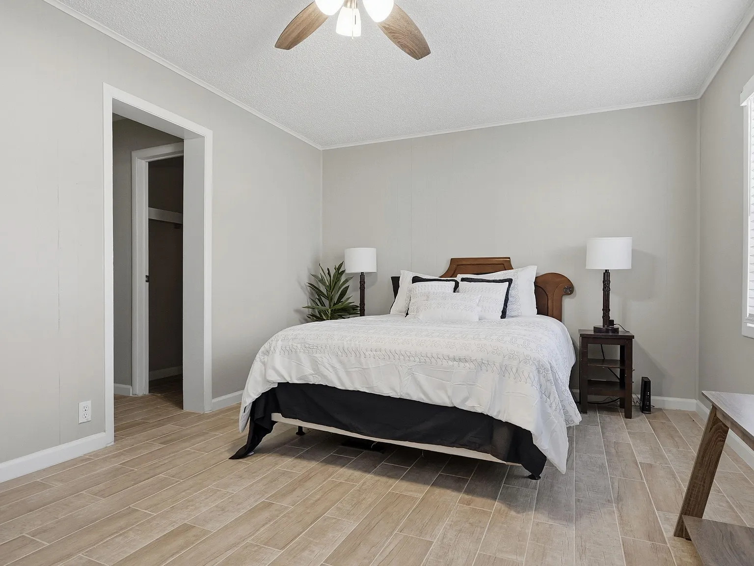3 bed, 2.0 bath, 1584 sqft, $910 — Photo 1