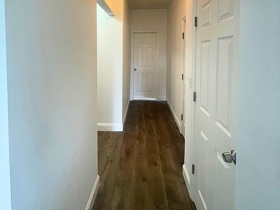 5th image of 146 Vineyard Ave #2