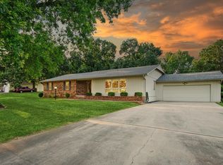 605 E Hillcrest St, Stockton, MO 65785