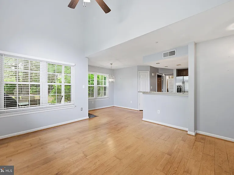 933 Hillside Lake Ter #110 — Photo 4
