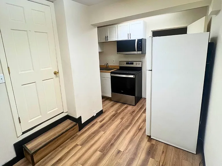 915 Main St — Photo 5