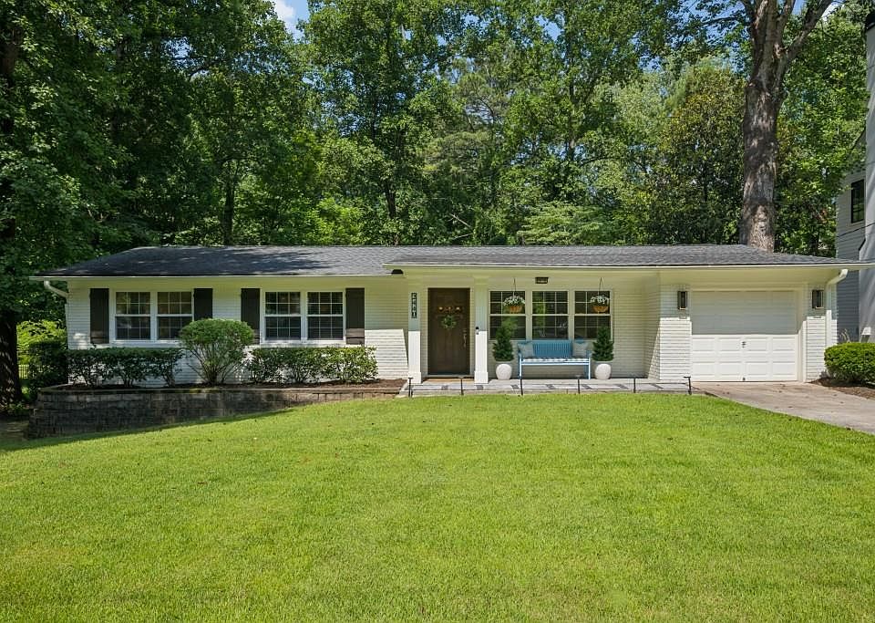 1st image of 2440 Cove Cir