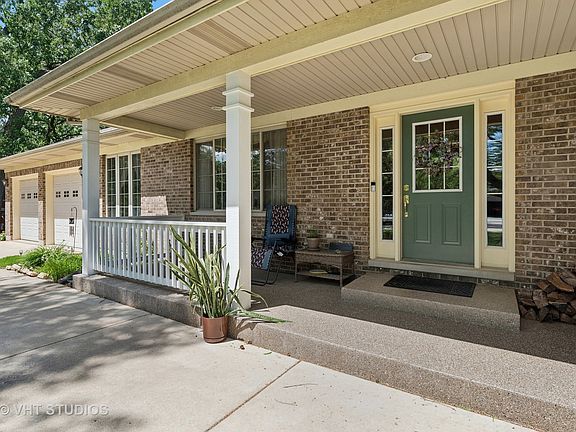 2nd image of 12220 Oakcrest Dr