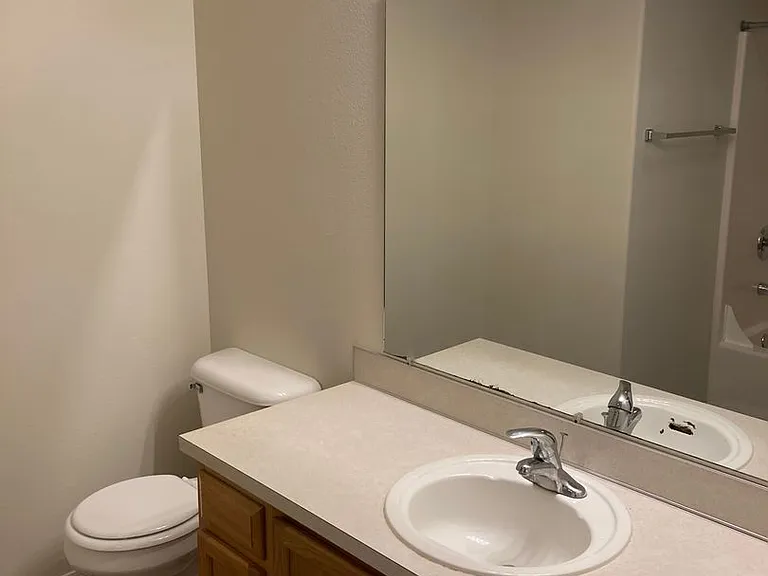 Two Bedroom Duplex in South Salem, Landscaping Included! — Photo 14