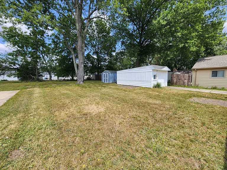 33 Ledgewood Dr — Photo 17
