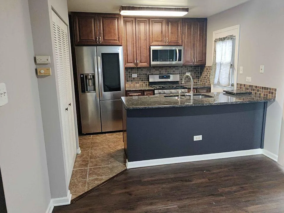 3 bed, 1120 sqft, $2,550 — Photo 4