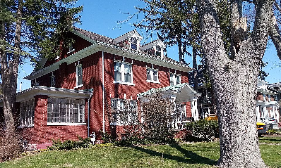 1st image of 795 Wright Ave