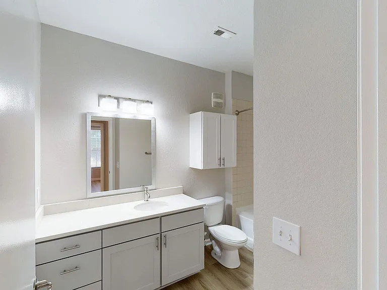 The Vintage Lofts at West End — Photo 24