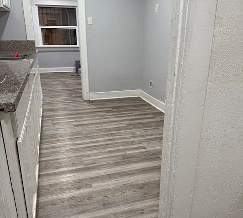 4th image of 636 W 75th St Unit 1/2