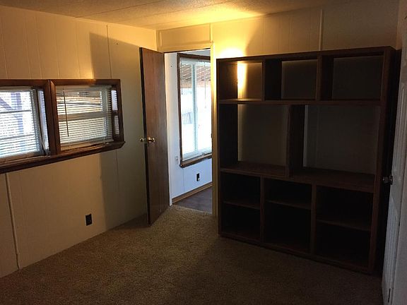3rd image of 595 Charles Ave