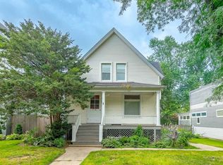 2008 Schiller Ave, Wilmette, IL 60091