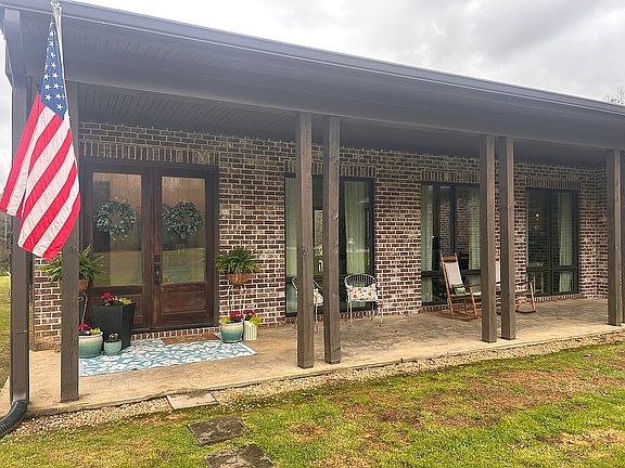 2nd image of 934 Bailey Rd