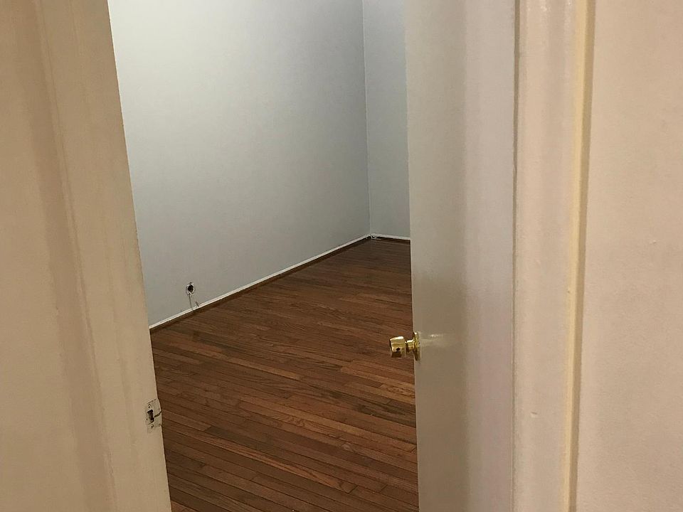 1st image of 25475 Yale St