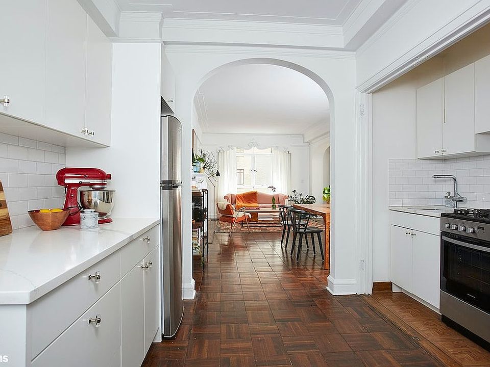 1st image of 25 Central Park W APT 10X
