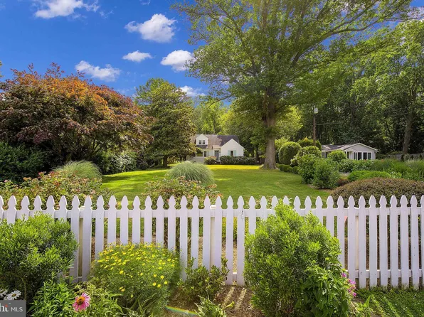 2106 Bay Dr, Annapolis, MD 21409