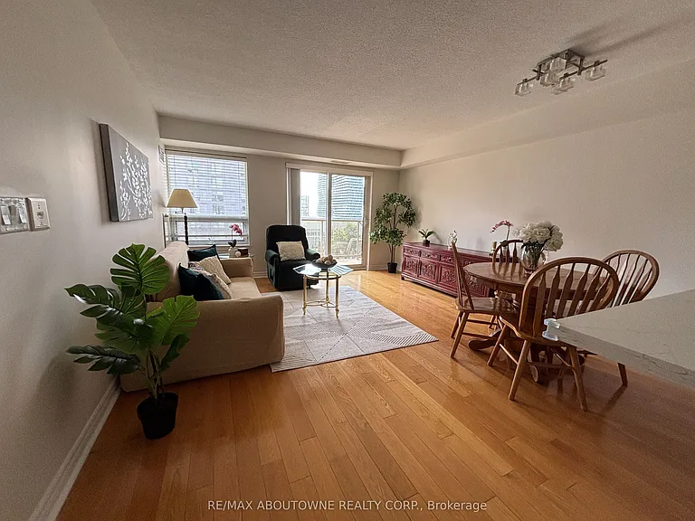 350 Princess Royal Dr #1002 — Photo 21