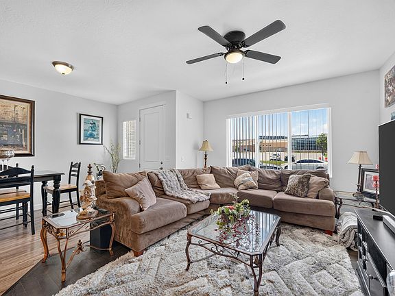 3rd image of 1268 W Cinch Way S