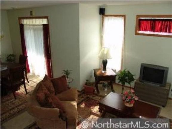4th image of 3033 Chamberlin St N Unit 1